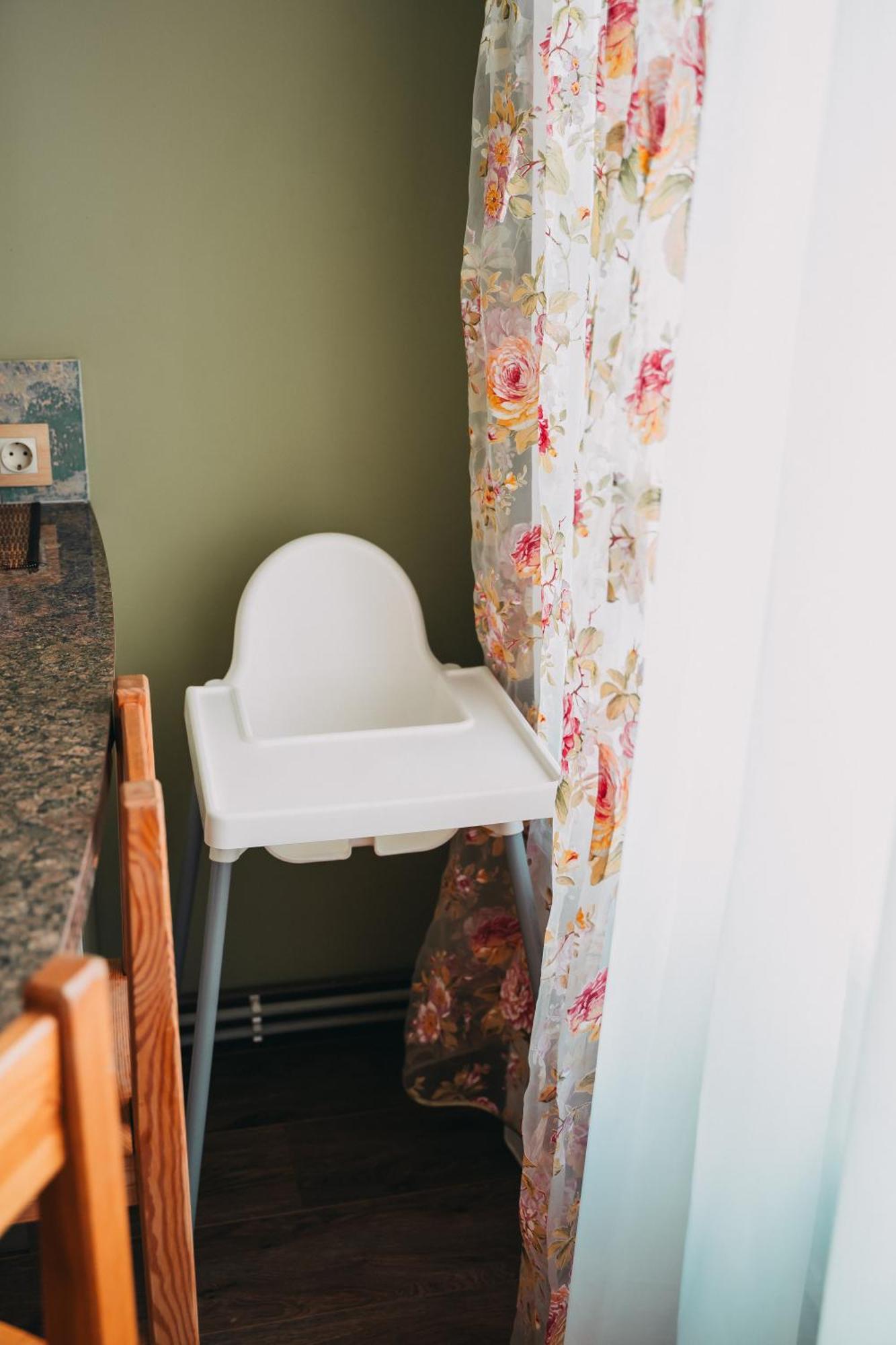 Family Apartment In Riga Center And Free Parking Exterior photo